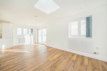 Greenview Drive, Raynes Park, SW20 - Photo 5