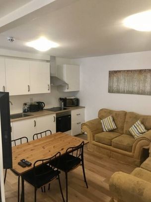 Best HMO in Greenford Room 5 - Photo 1