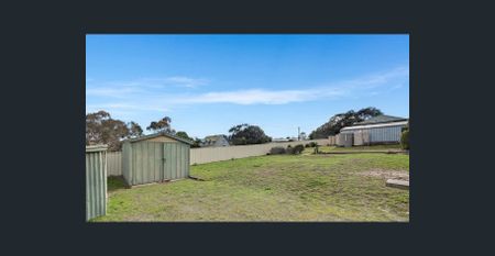 Coastal Living in the Heart of Victor Harbor – 2-Bedroom Home Close to Beaches - Photo 5