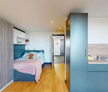 1 bedroom in a flat share to rent - Photo 5