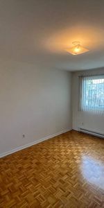 4½ Apartment Available - A louer • For Rent - Photo 3