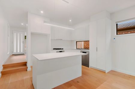 3 Bed, 2 Bath - Photo 4