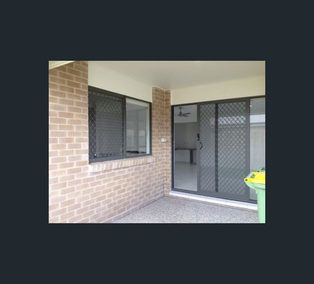2/13 Moreton Drive, Rural View, Qld 4740 - Photo 3