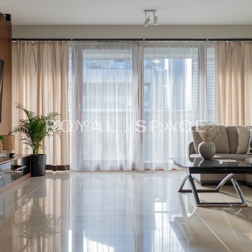 Przestronny apartament z balkonem w sercu stolicy! - Photo 1