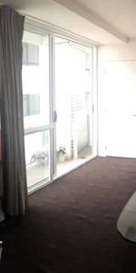 One bedroom apartment plus a living space in CBD - Photo 4