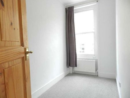 Warriner Gardens, First Floor Flat, London, SW11 - Photo 3