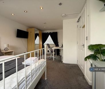 1 bedroom in a house share to rent - Photo 4
