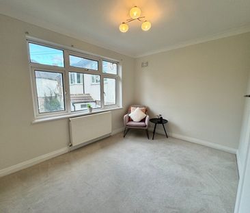 2 Bed Maisonette, Grosvenor Road, N3 - Photo 2