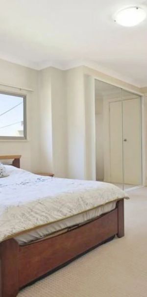 Beautiful Three-Bedroom Townhouse in Quiet Location - Photo 1