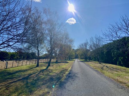 Yaldhurst , 4 bedrooms - Photo 2