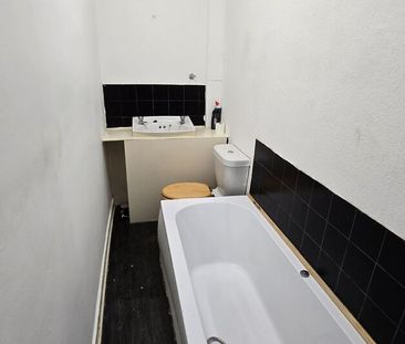 Flat 3, 54 Castle Road, Scarborough - Photo 2