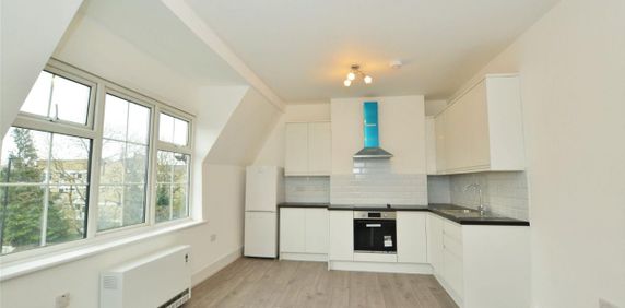 London Road, Isleworth - Photo 2