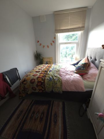 2 Bed - Flat 5, 35 Richmond Road, Headingley, Leeds - LS6 1BX - Student/Professional - Photo 5