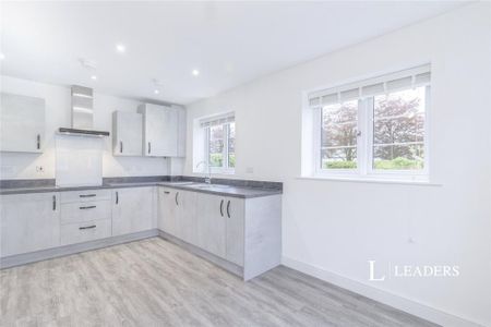 3 bedroom semi-detached house to rent - Photo 5