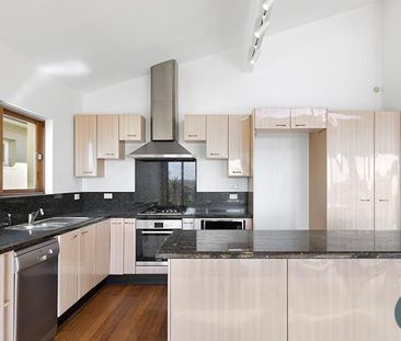 10 Scales Parade, Balgowlah Heights NSW 2093 - House For Rent | Domain - Photo 4