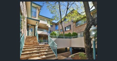 Walking Distance to Pendle Hill CBD and Station...Family Unit... - Photo 5