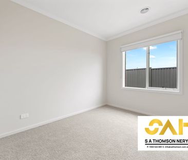 Modern Family Home in Truganina - Photo 3