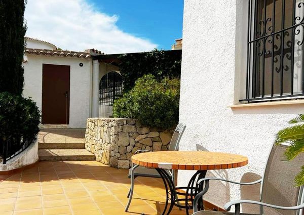 Villa for rent in Javea with 3 bedrooms and private pool