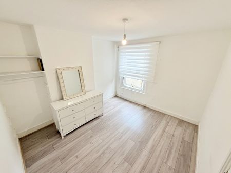 Room in a Shared House, Samuel Street, SE18 - Photo 2