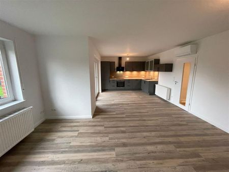 Moderne 3-Zimmer-Erdgeschoss-Wohnung mit Terrasse, Garage und Garten -- frisch renoviert, viel Comfort auf 93 m2! - Foto 2