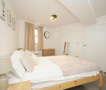 2 Bed Flat, Dantzic Street, M4 - Photo 1
