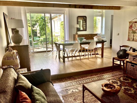 A louer, Coup de coeur, Nîmes Croix de Fer, charmante maison de ville meublée avec jardin arboré - Photo 1