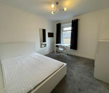 2 bedroom private hall to rent - Photo 4