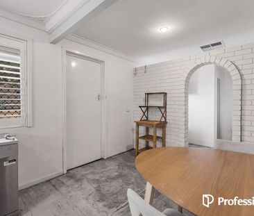 Stylish 3x2 Home in Morley! - Photo 4