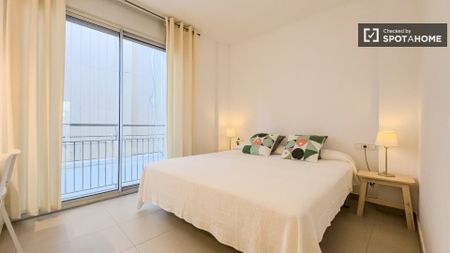 barcelona, Catalonia 08012 - Foto 5