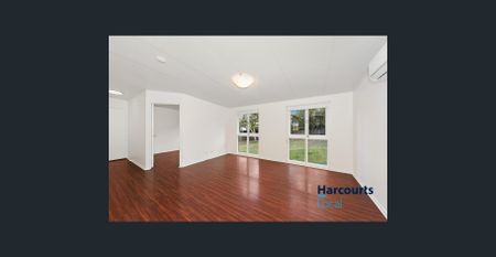 Comfortable Family Living in a Prime Carina Location - Photo 3