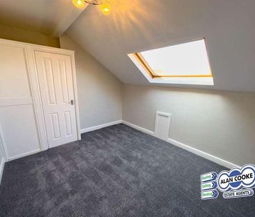 Hollyshaw Lane, Crossgates, LS15 - Photo 2