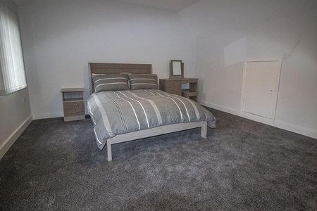 8 bedroom townhouse to rent - Photo 5