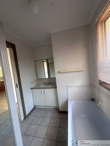 72 Bellevue Drive, Berwick - Photo 4