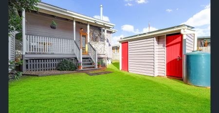 Charming Character Cottage in Prime Rangeville Location - Photo 3