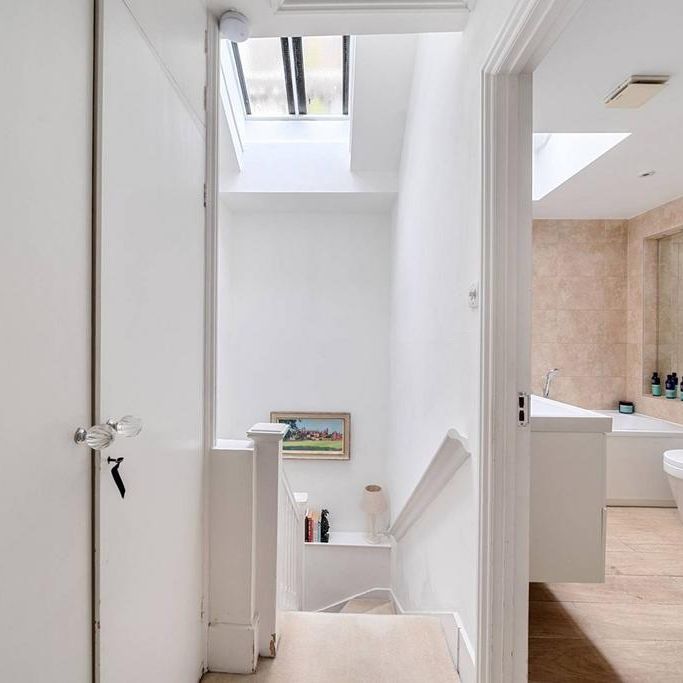 1 bedroom mews to rent - Photo 1