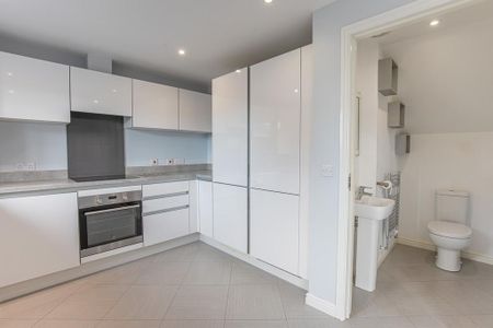 3 bedroom detached house to rent - Photo 3