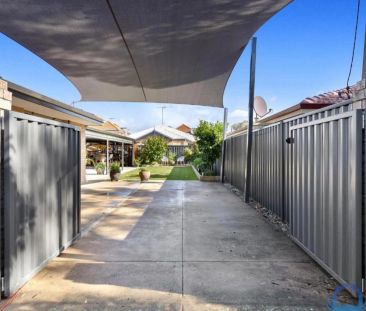 Fully Furnished 3x2 Home - Prime Location in Mandurah - Photo 1