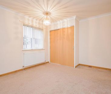 3 bedroom detached bungalow to rent - Photo 1