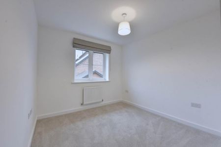 3 bedroom semi-detached house to rent - Photo 5