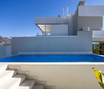 Penthouse in Nueva Andalucía - Photo 3