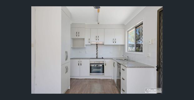 NORMAN GARDENS - 3 BEDROOM HOME - FULLY AIR CONDITIONED - Photo 1