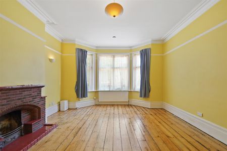 Studio To Let - Photo 4