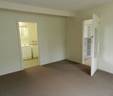 Neat and Tidy 1 Bedroom Unit in Mooroopna - Photo 1