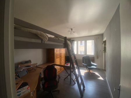 Location Appartement 1 pièce 27m² CLERMONT FERRAND 63000 - Photo 2
