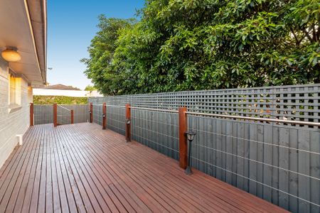 Please contact Molly Rogerson to arrange an inspection; SandringhamPM2@hodges.com.au - Photo 4