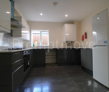 3 bedroom ground floor flat to rent - Photo 4