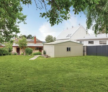 SPACIOUS THREE BEDROOM HOME IN GOLDEN POINT - Photo 2