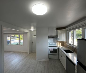 For Lease - 195 Penn Avenue Unit# Main floor only, Newmarket, Ontario - Photo 3