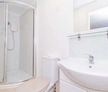 Five-Bedroom Shared House Near Heathrow! Room 3 - Photo 2
