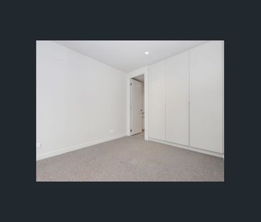 LIGHT & BRIGHT FILLED SPACES - Photo 4